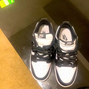 Panda low dunks size 10.5